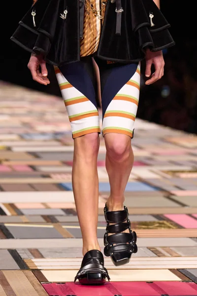 Look 8